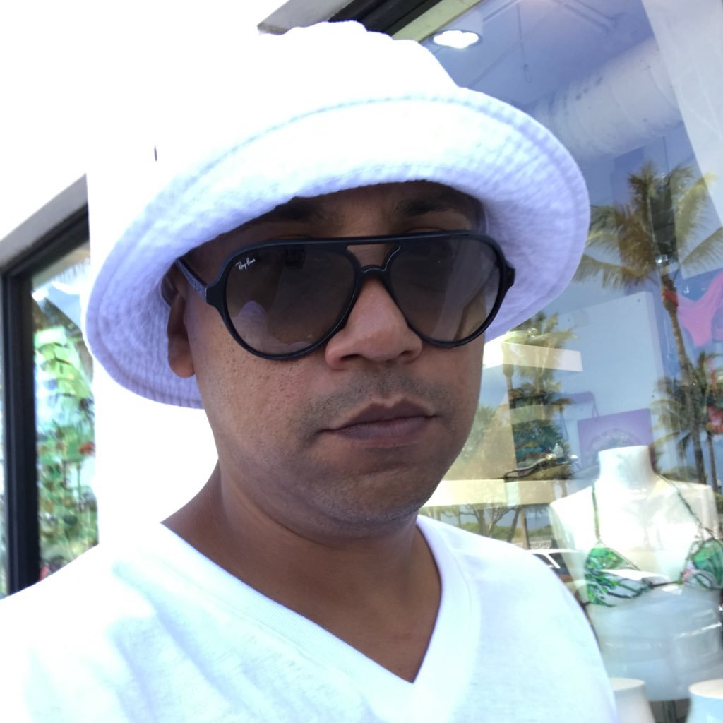 EXECUTIVE PRODUCER - ARTIST MANAGER