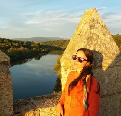 I am a curious mind, always searching for new challenges. Political scientist who fell in love with #DigitalMarketing.