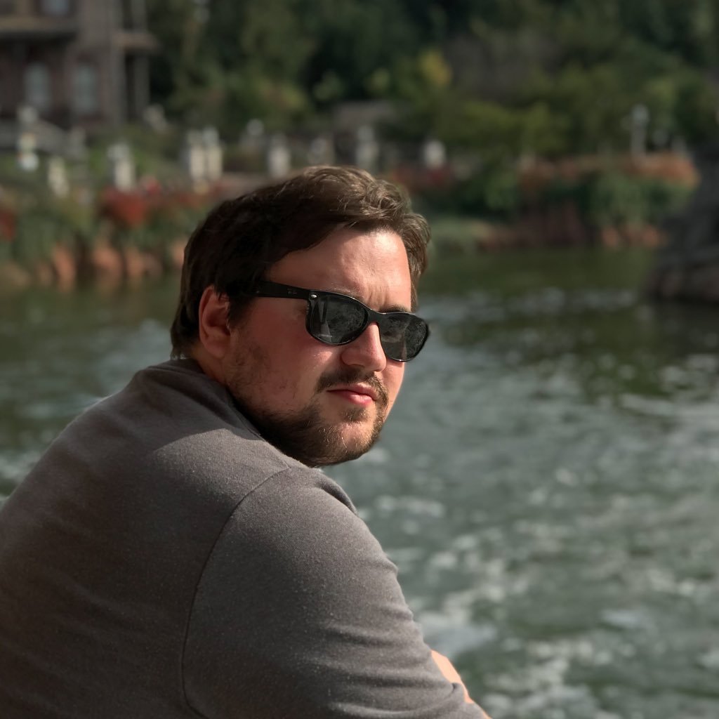 RomBastien's profile picture. Lead Dev chez @BlackMoonLab / VueJs - NodeJS - Express - PHP - Golang - Iot