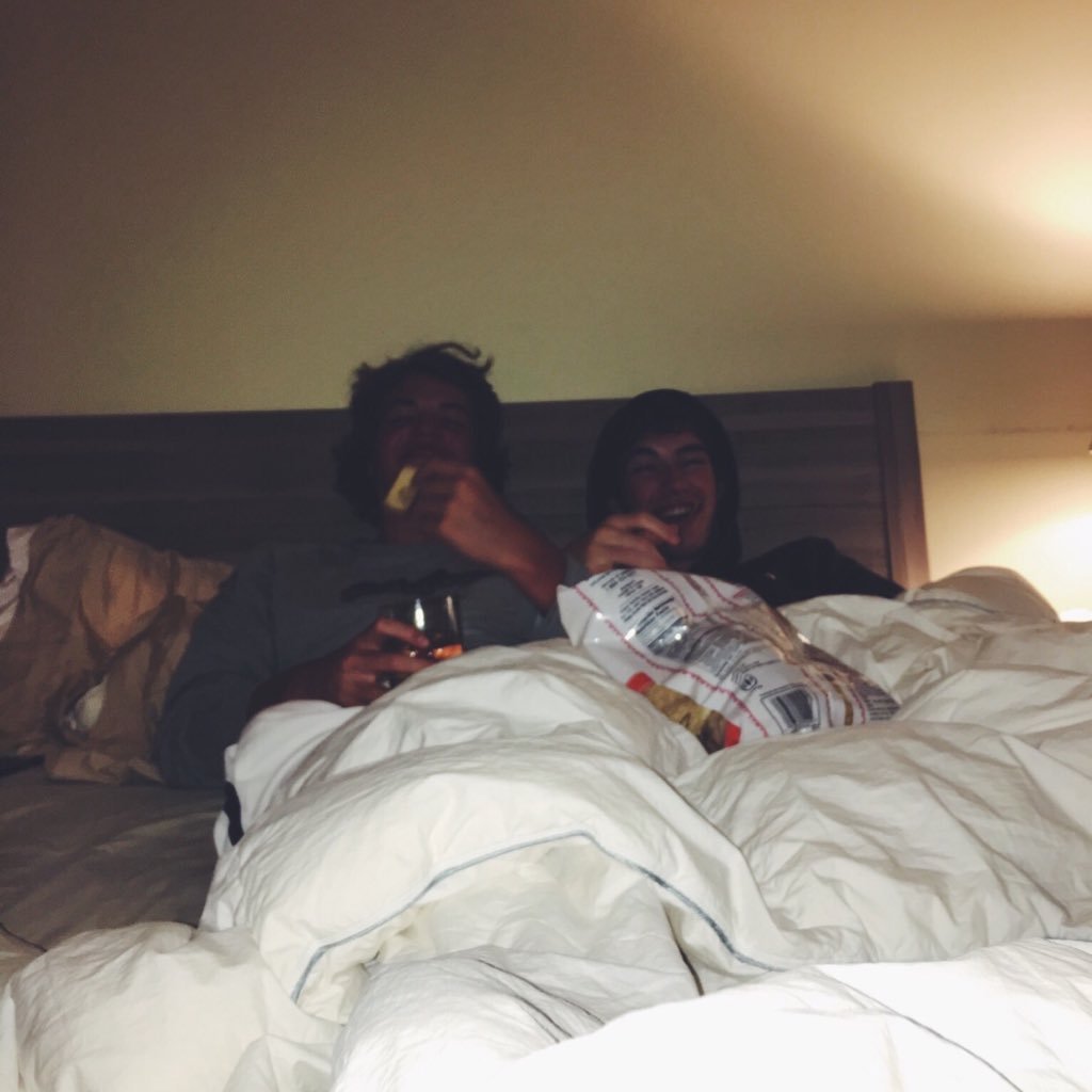 _johngee's profile picture. 