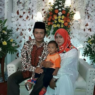 Akhunk_Husni's profile picture. 