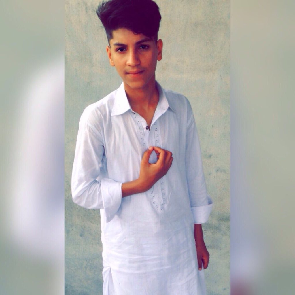 ehsanbhatti22's profile picture. only chill dad ki cash pa ahsy 💵💵