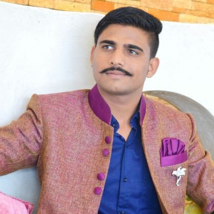 KunwarShubham12's profile picture. संघर्ष इंसान को मजबूत बनाता है,  फिर चाहे वो कितना भी कमजोर क्यो न हो..