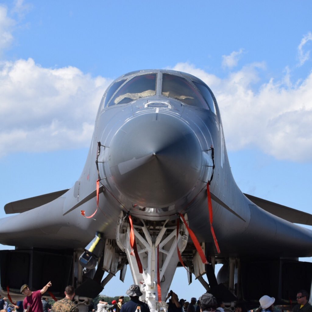 三沢の戦闘機 ブルーインパルス サンダーバーズ ブルーエンジェルス じゅうぶんに、おやじですので、お若いかたは、それなりにね。よろしくです。#三沢組 #一人キャンプ #ブルーインパルス#F35A#F16