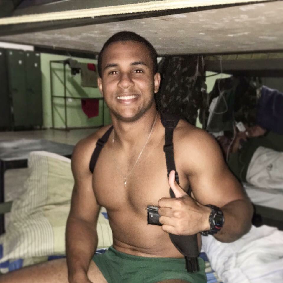 kinhowzera's profile picture. O simples me satisfaz!!