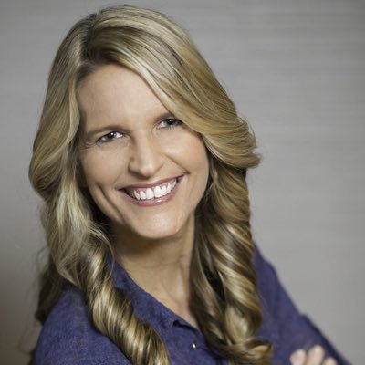 loripuskardc's profile picture. Natural Health Practitioner 🌱 | SUPERMOM 👩‍👧‍👦 | I’m here to help you get back in charge of YOUR own health the natural way!