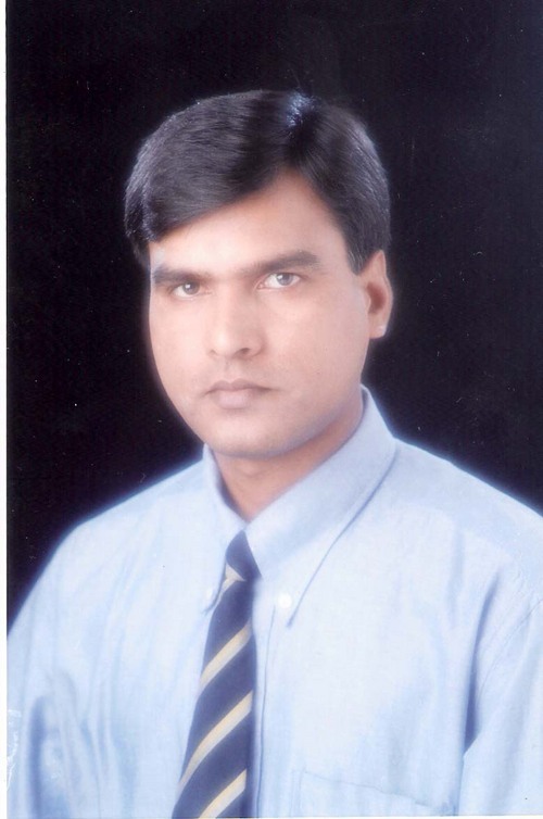 Consultant Radiologist (Running own diagnostic centre).Single,33/5'7''/fair.