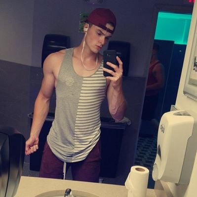 WA - Fitness, iifym/ flexible dieting | instagram - bkeaves | snapchat - bkeaves |