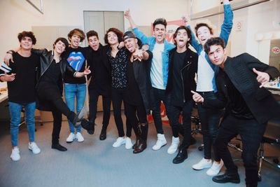 Me encanta la música de cd9 y cnco soy coder de corazón y cncowner de corazón soy #pdc,#zuricata,#batinovia y #bautister
