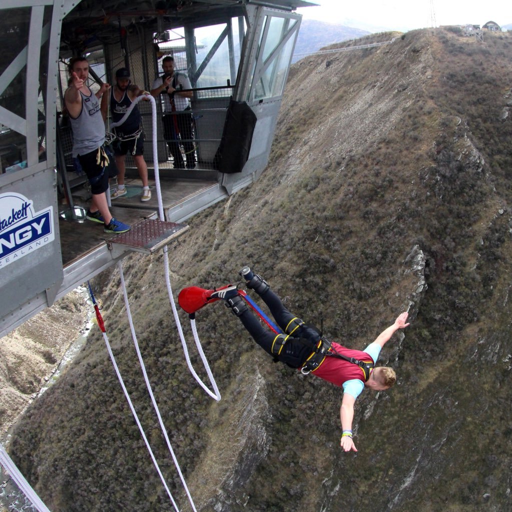 DFtheone's profile picture. Free thinker, Maverick, Footballer. Grateful. West Ham⚒