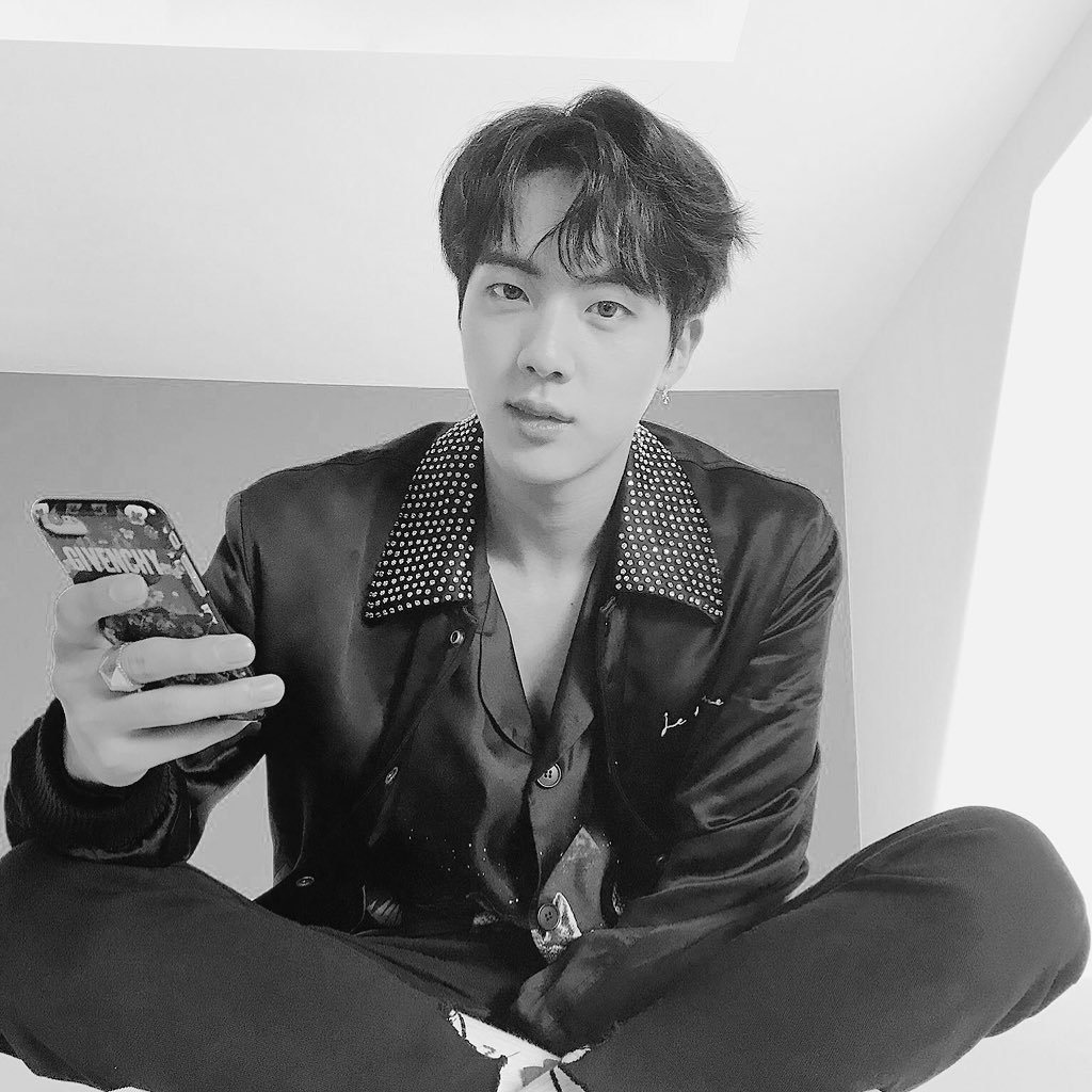 🐣선팔=맞팔🐣아미분들만 받아요/타팬덤 ❌ 얼빠❌ 언팔하시면 저도 언팔👑맞팔안되있음 디엠이요 😂 먼저 다가와주세요 ❤️트위터 잘안해요 이해부탁