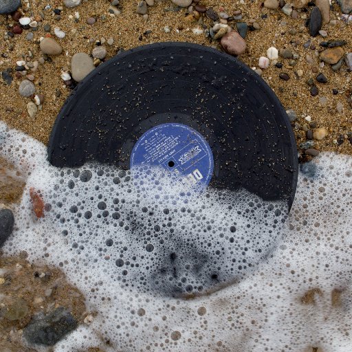 ¿Qué 5 discos te llevarías a una isla desierta?
Esta es la pregunta que hacemos en cada episodio a alguien relevante del mundo de la música