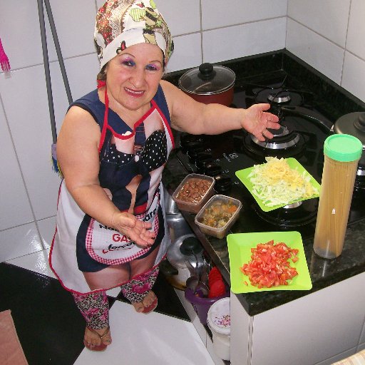 Eu Maria Colonheze De Macias tenho 66 anos 95 cm de altura e 29 anos de casada pela primeira vez tirei minha carteira de motorista passei em tudo 100 por cent0