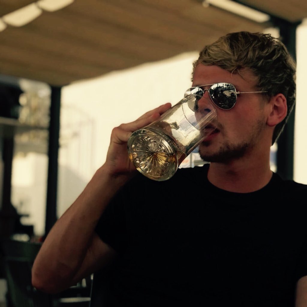 maccydee74's profile picture. @_hangoverfc96