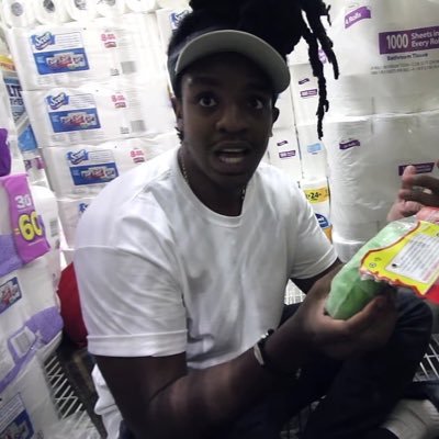 ItsPoudii's profile picture. check out Poudii on YouTube!