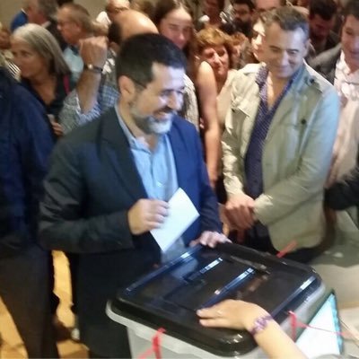 Article 1: Catalunya es constitueix en una 