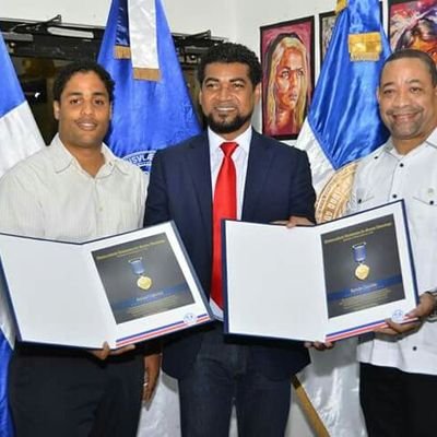 ExpresionesP's profile picture. Ventana, portal del arte sobre papel de los noveles talentos de la Facultad de Artes de la UASD y Escuelas afines y hermanas que enseñan artes en la RD.