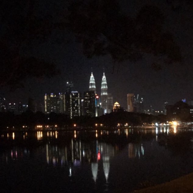 ainakamil_'s profile picture. 