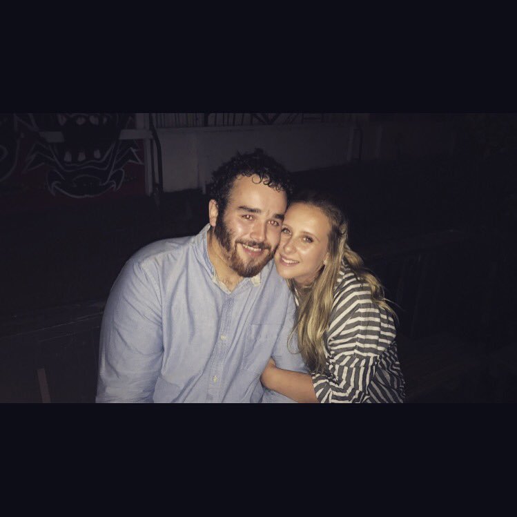 Nicolle404's profile picture. You can't put a price on happiness✌🏼