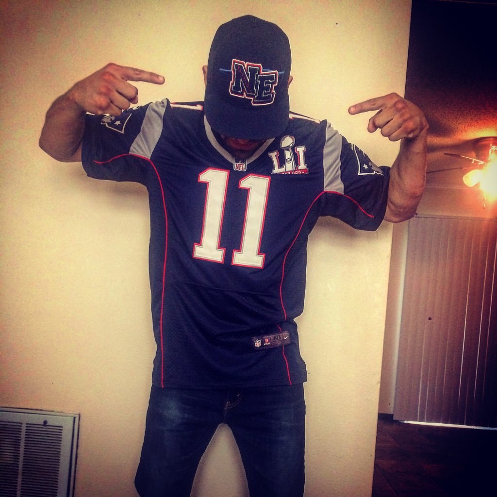 ThisMexicansays's profile picture. “If you aint laughing you aint living” #LakerGang 🏀 #PatriotsNation 🏈#SCTrojans🏈 #Gamer 🎮