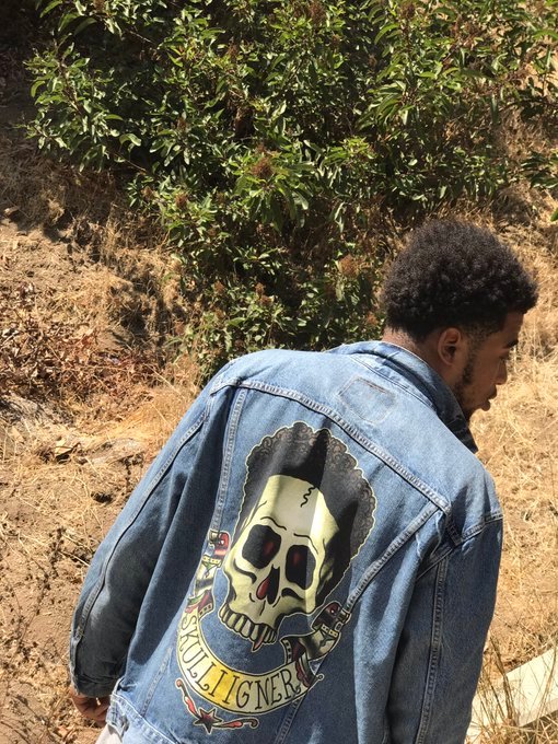 I am a simple guy who like things and love hip hop especially desiigner's songs