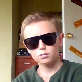 im Patrick from America and 13 years old. i play guitar and rugby and i like Animals.
