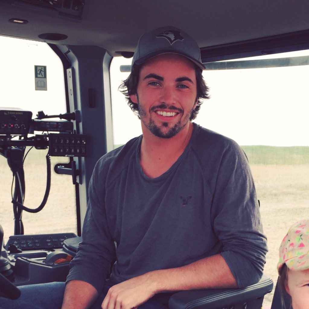 ryphil_18's profile picture. there are no rules when you're in a fight with a goose