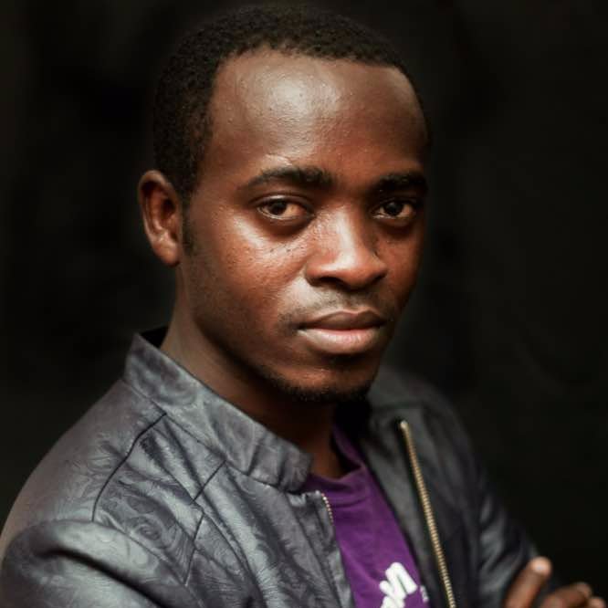 ValleSlays's profile picture. Traducteur Français-Anglais 
Formateur en Anglais et Informatique
Passionné du Numérique
Storyteller & Conférencier