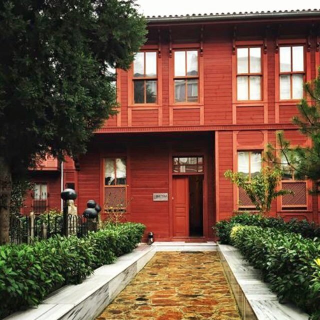 Beşikçizade Tıp ve İnsani Bilimler Merkezi -Beşikçizade Center for Medical Humanities- Founded in 2012, as being Turkey’s first medical humanities center.