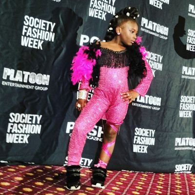 👑7 year old Recording Artist of 👑

#PinkBodak 💗( Bodak Yellow Remix)
https://t.co/OWxudEUUpE Entertainment 

Anti Bullying Ambassedor  

Melanin Ambassedor