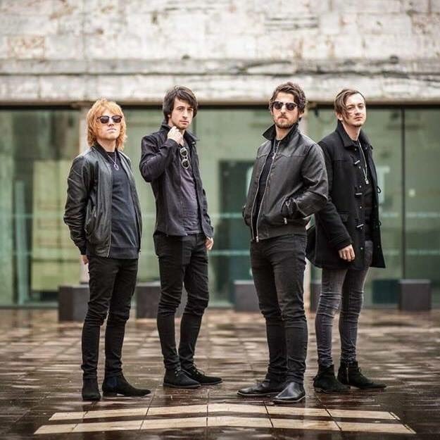 We are Velvet Echoes! An up and coming 4-piece indie-rock'n'roll band from Plymouth.