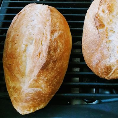 Micro bakery, traditional, sourdough, organic, wholemeal varieties.
@SparkleBulku
