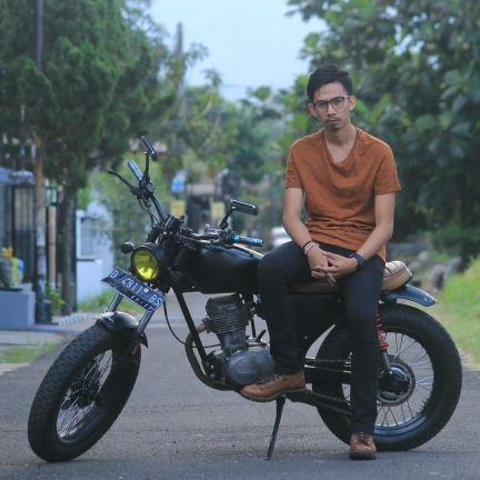 yerikosp's profile picture. Fanatiç Culés https://t.co/UPXhvoskUK #ForçaBarça!

Instagram & Path: yerikosp