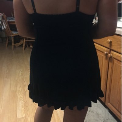 Mid 40s couple. New and want to play a bit. Her Gloria Gorgeous super hot milf with a great bubble butt. Him Bobby Allright. Possibly play if 412-724 area code
