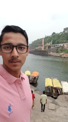 tiwari_saagar's profile picture. 18; loves to play guitar, techsavy,cooding, foodie•