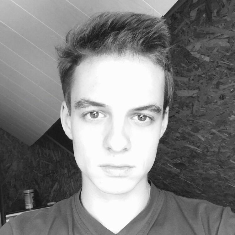 Ik ben Shaun, een 18 jarige Belgische Youtuber die filmpjes maakt en mensen probeert te entertainen :p Check het even uit :) ~ Scaleb Benelux