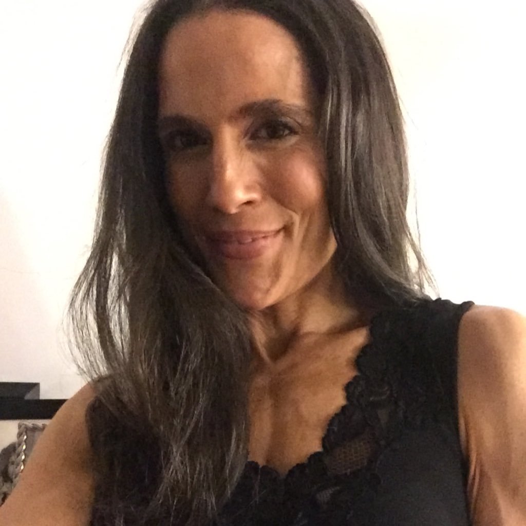 MD • senior director in pharma • pediatrician • family wellness & fitness expert • #1 best selling author • media contributor • single mom of 2.