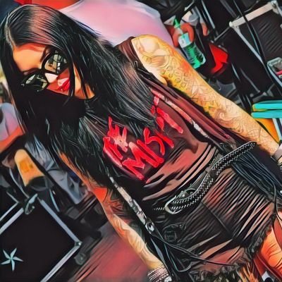 Lola from the kick ass band Lola Black! (Official Twitter)