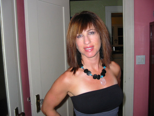 susleighton's profile picture. Director of Creative Services @teamoneusa
launching creative careers - which means: recruiting, nurturing fragile egos and being a life coach