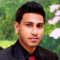 lahiruzz's profile picture. Senior Data Engineer