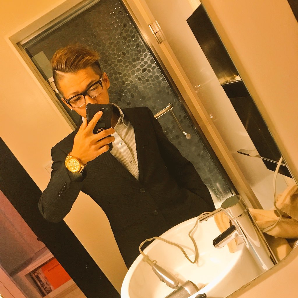 Ro3fH0's profile picture. これから辛いことがあっても真面目に働いて誰かを幸せしてみせます