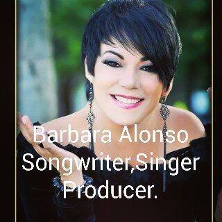 Cuban-American singer/actriz Cantante- actriz Compite en la Nacional OTI en Miami donde recibe el premio de mejor interprete y tercer puesto como compositora
