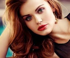 Hi im Krystal azia Cullen
My brothers Edward
@edwardcmusic
Im engaged to my baby
@supernaturaldew
And im a mommy
And a vampire