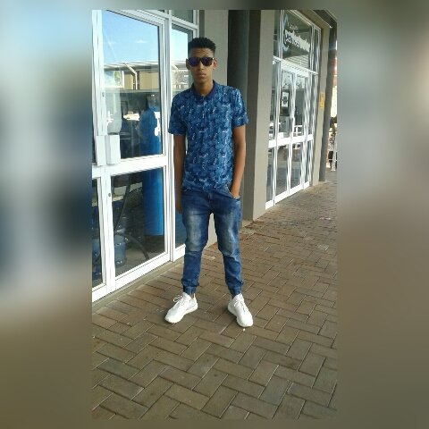 PShimiiboii's profile picture. Am jst tall