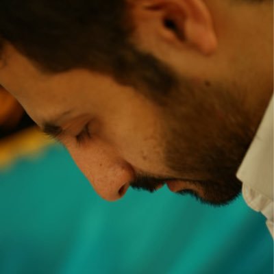 من نه شاعر هستم و نه شعر قابلدار اوست/ عشق این شرمندگی ها را به بار آورده است..