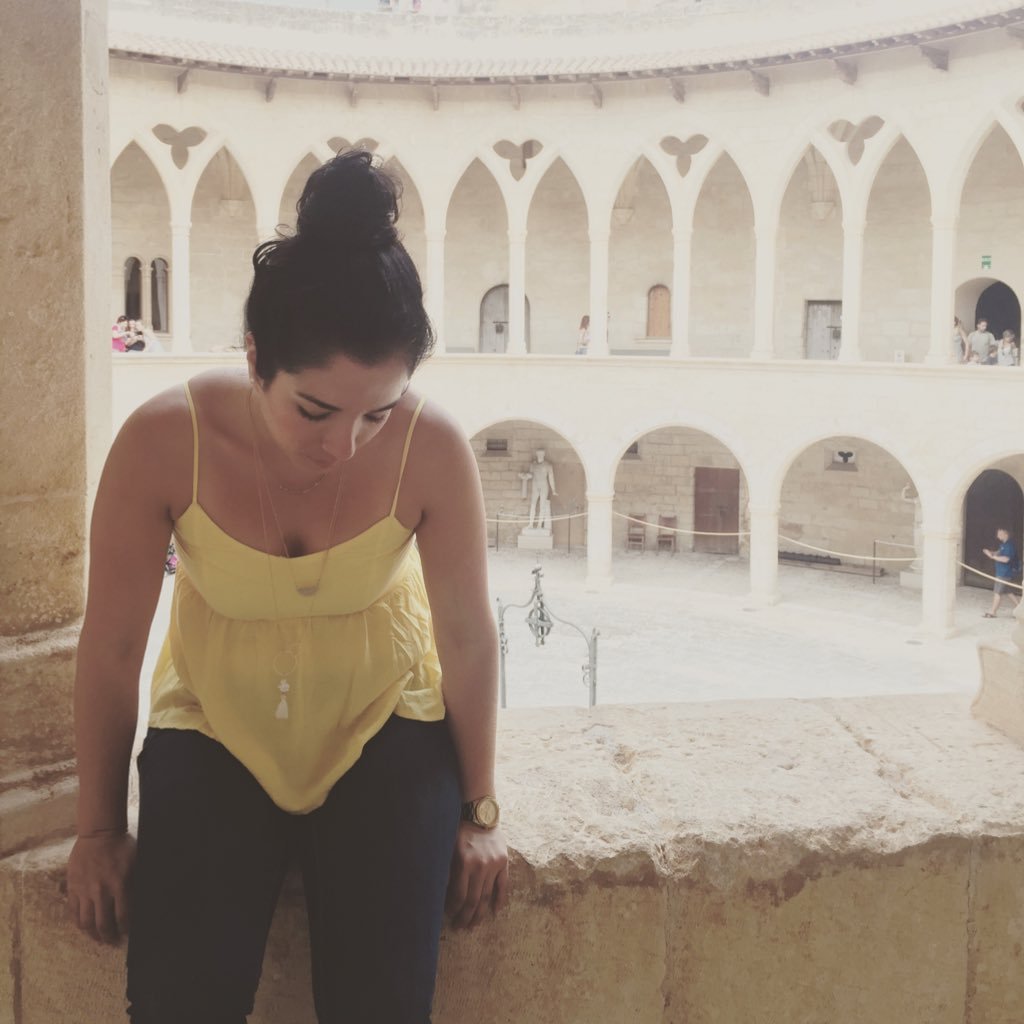 FerRojasA's profile picture. Foodie🍕Traveller✈Runner🏃🏻‍♀️Coffee lover☕
MSc Fashion Marketing 👠👗
In search of anything that sets my soul on fire 💥💫👁