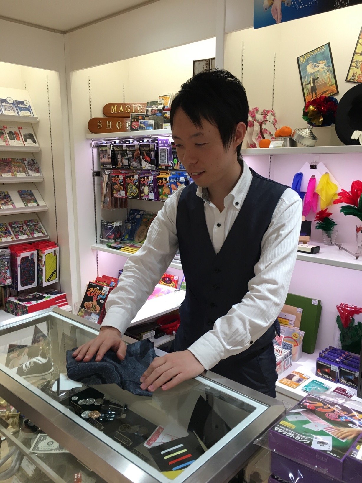 マジックディーラー|実演販売|テンヨーマジックショップ横浜高島屋店 |伊勢丹新宿店大尾|不思議って面白い|横浜高島屋 土日祝11:00〜18:00 | LPガス|不動産|法律