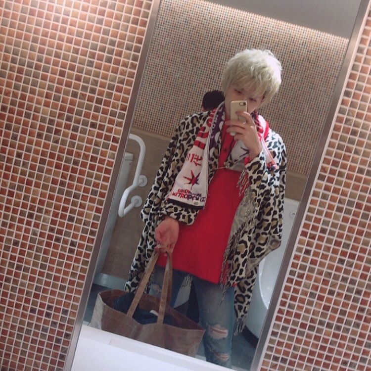 0ve326430d3417d's profile picture. 愛川✂︎美容師✂︎今年22の代✂︎ 2018年楽しみましょー✁✂✃✄プライベート✌️ @shooo_A_0630こっちのフォローもお願いします