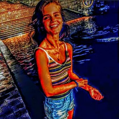 I am 15 and 4'11 and i am a very nice girl with a lot of health problems. I love my life and this is my public account