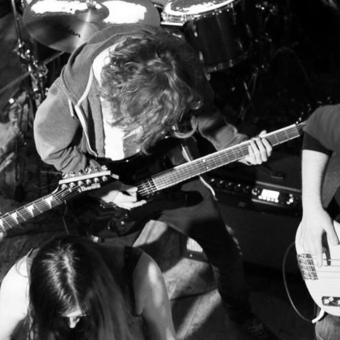 21. Guitarist. Seasons Awake. Check my bands debut song 😊 👉🏻 https://t.co/4RQFrEU6fi
